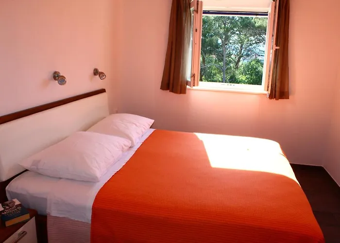 Gorgonia Suites In Verunic