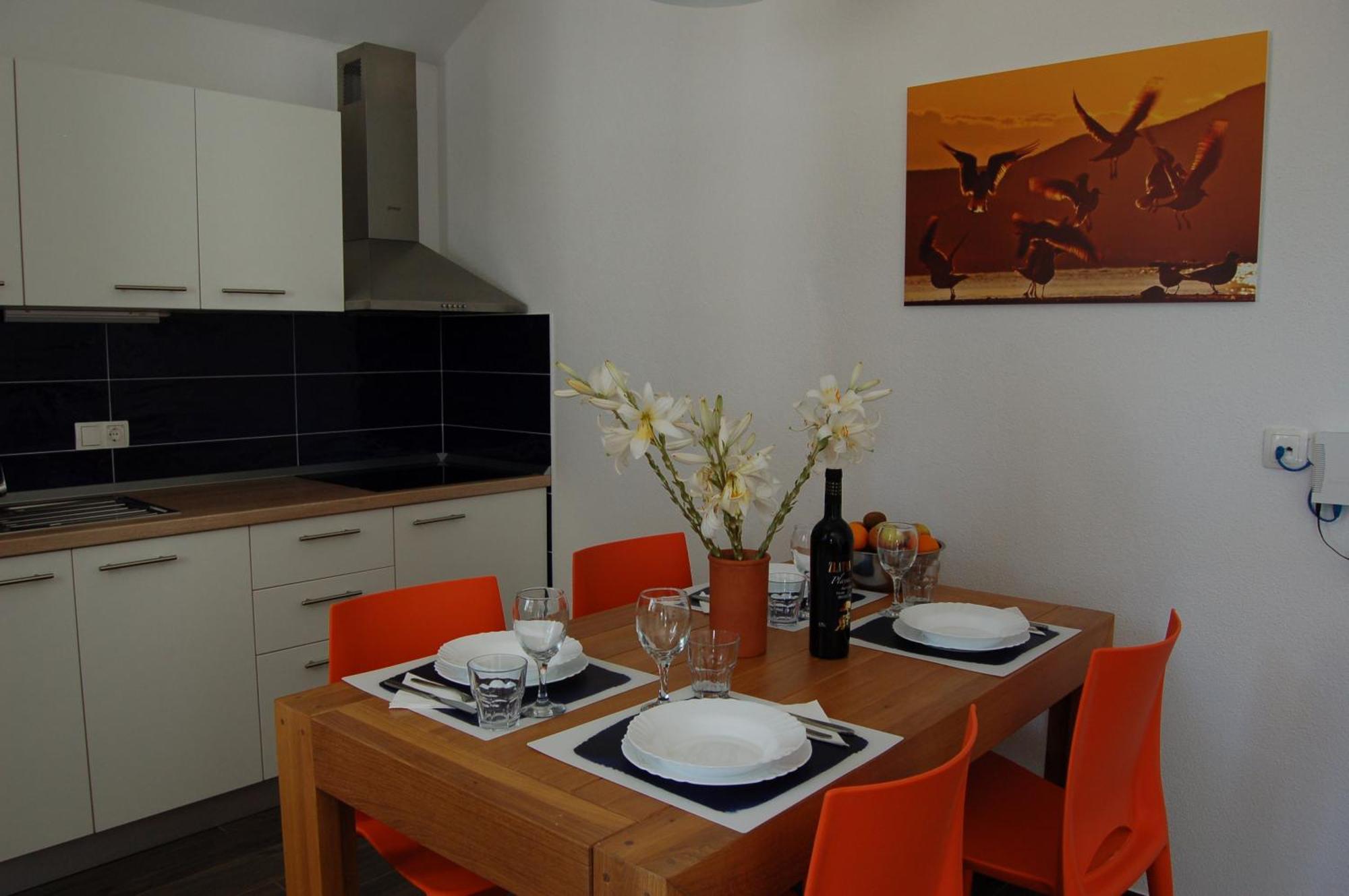 Gorgonia Suites In Verunic Apartment