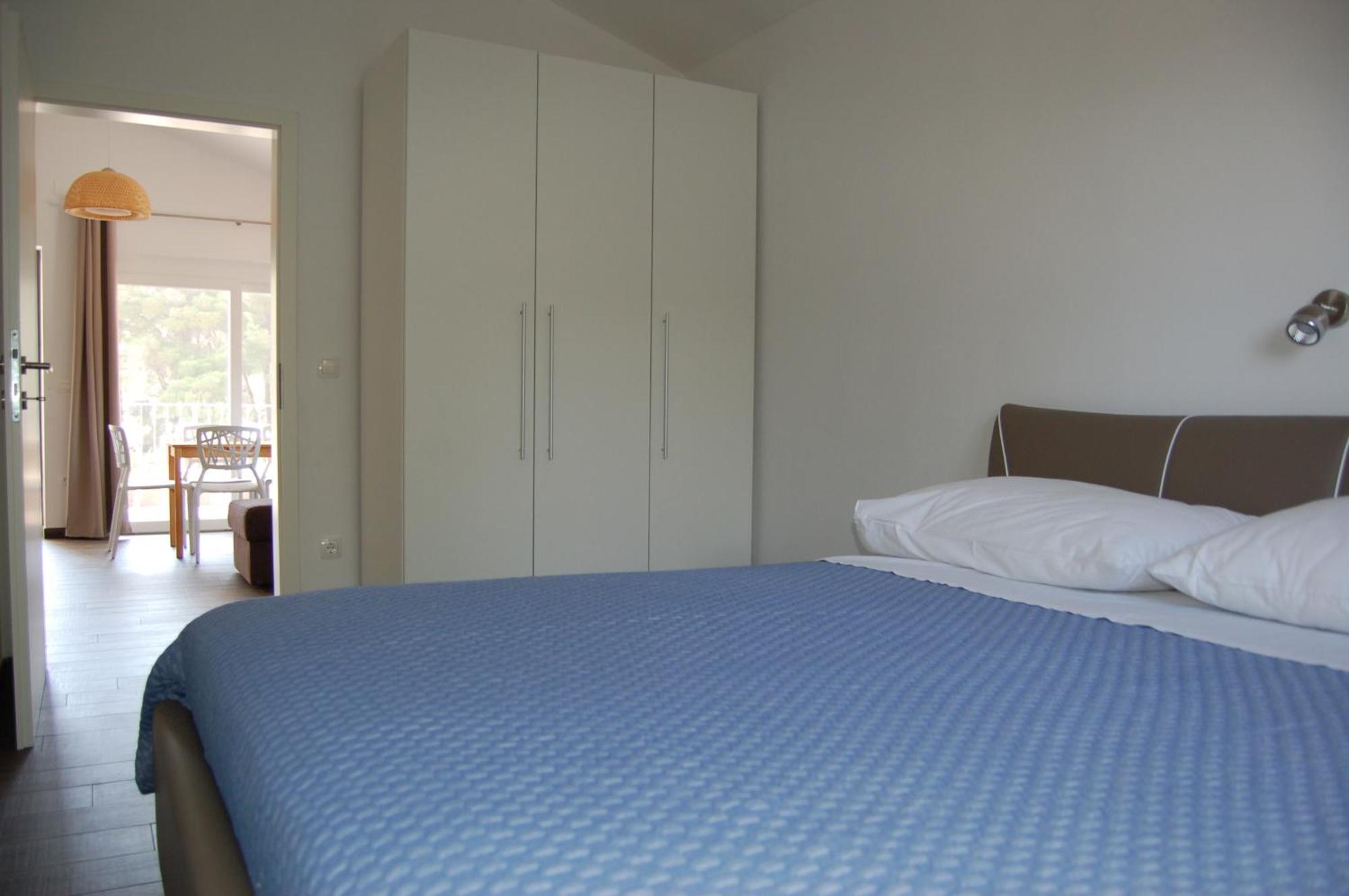 Apartment Gorgonia Suites In Verunic Verunic